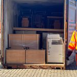 Ein voller Container mit Sachspenden geht nach Kamerun.